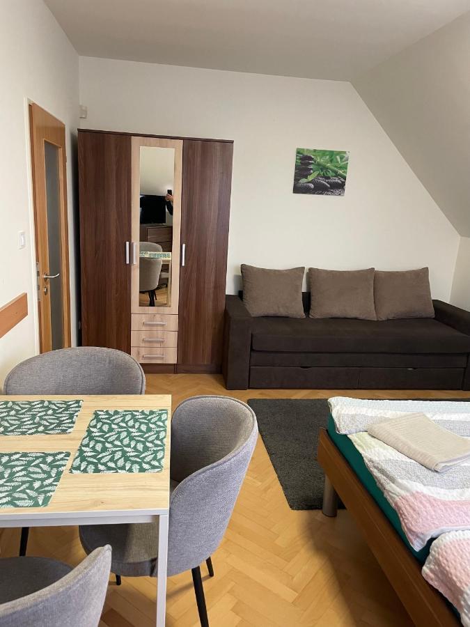 Kuenszler Apartmanhaz Zamárdi Extérieur photo