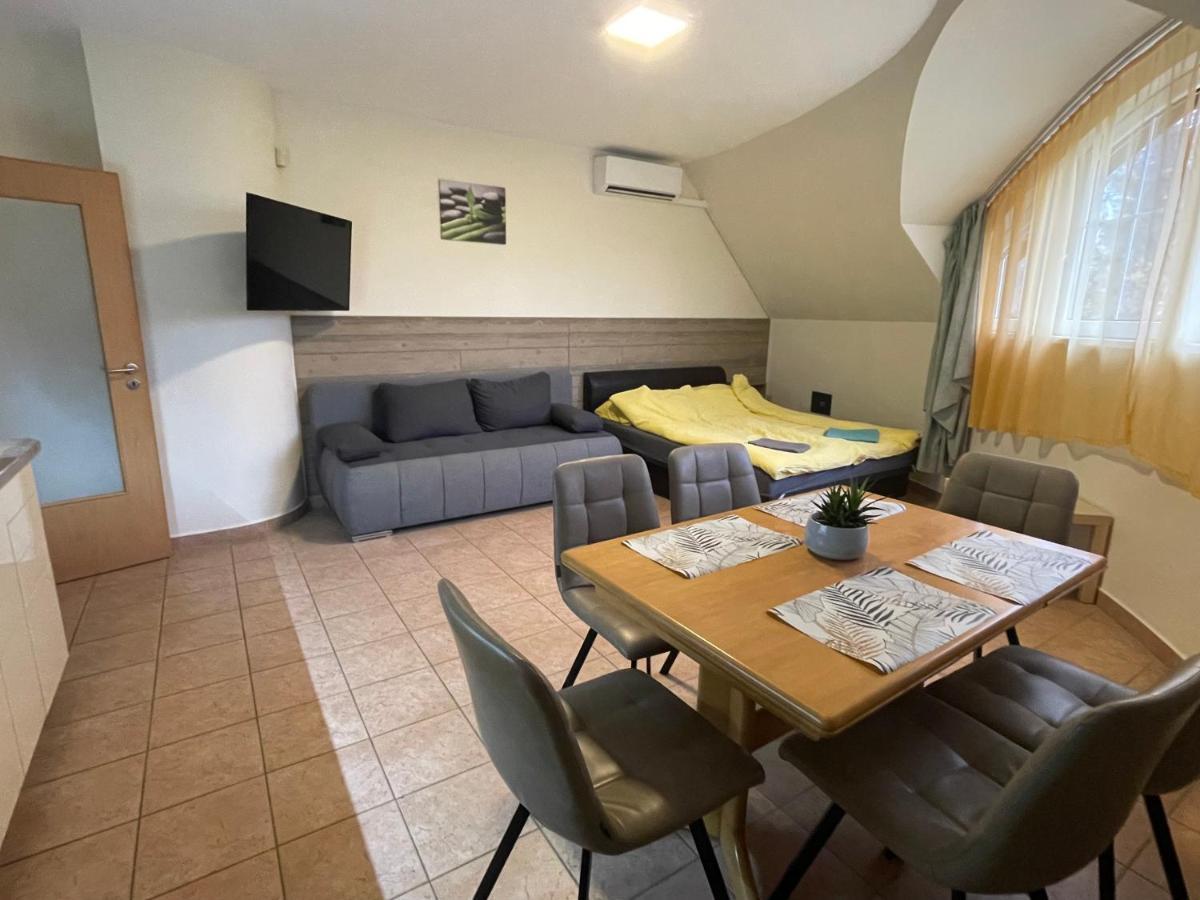 Kuenszler Apartmanhaz Zamárdi Extérieur photo